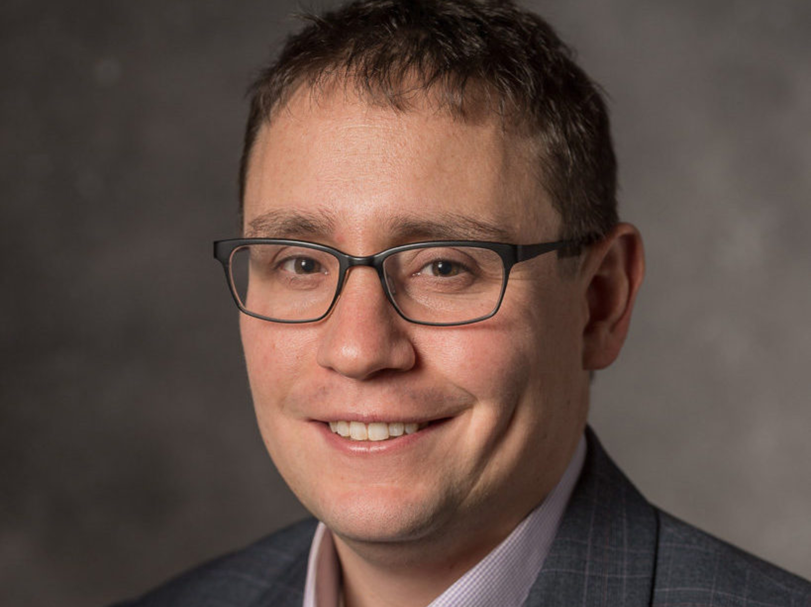 Aaron Neus headshot