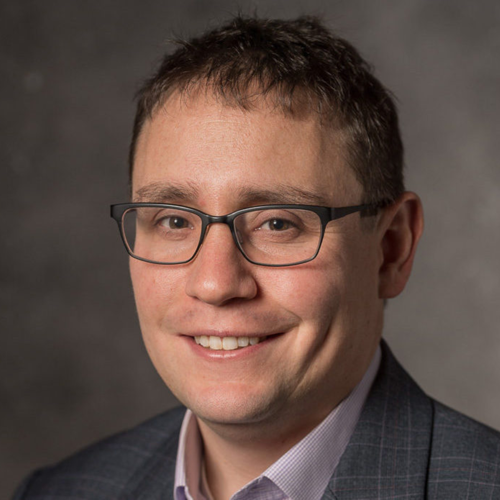 Aaron Neus headshot